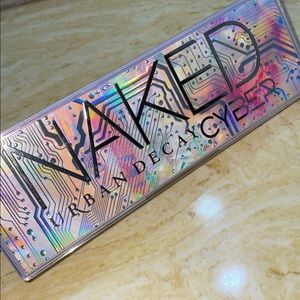 Naked-Urban Decay Cyber Pallet